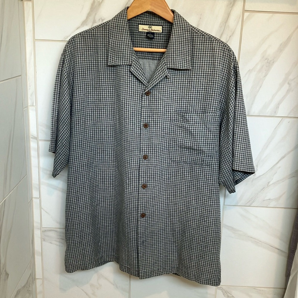 Tommy Bahama men’s large 100 percent silk short sleeve button front shirt